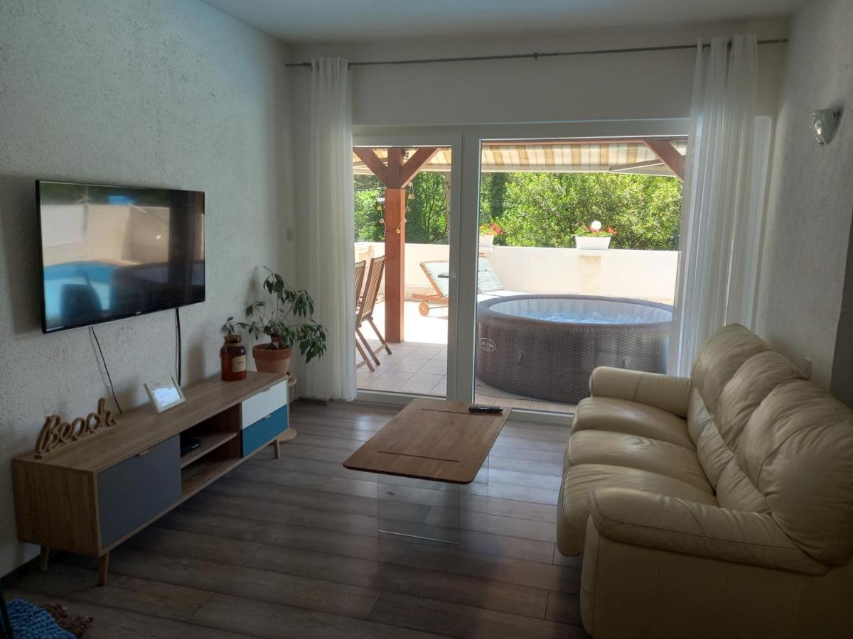 Vila Brig 108 - Private Swimming Pool And Jacuzzi Fiume Kültér fotó