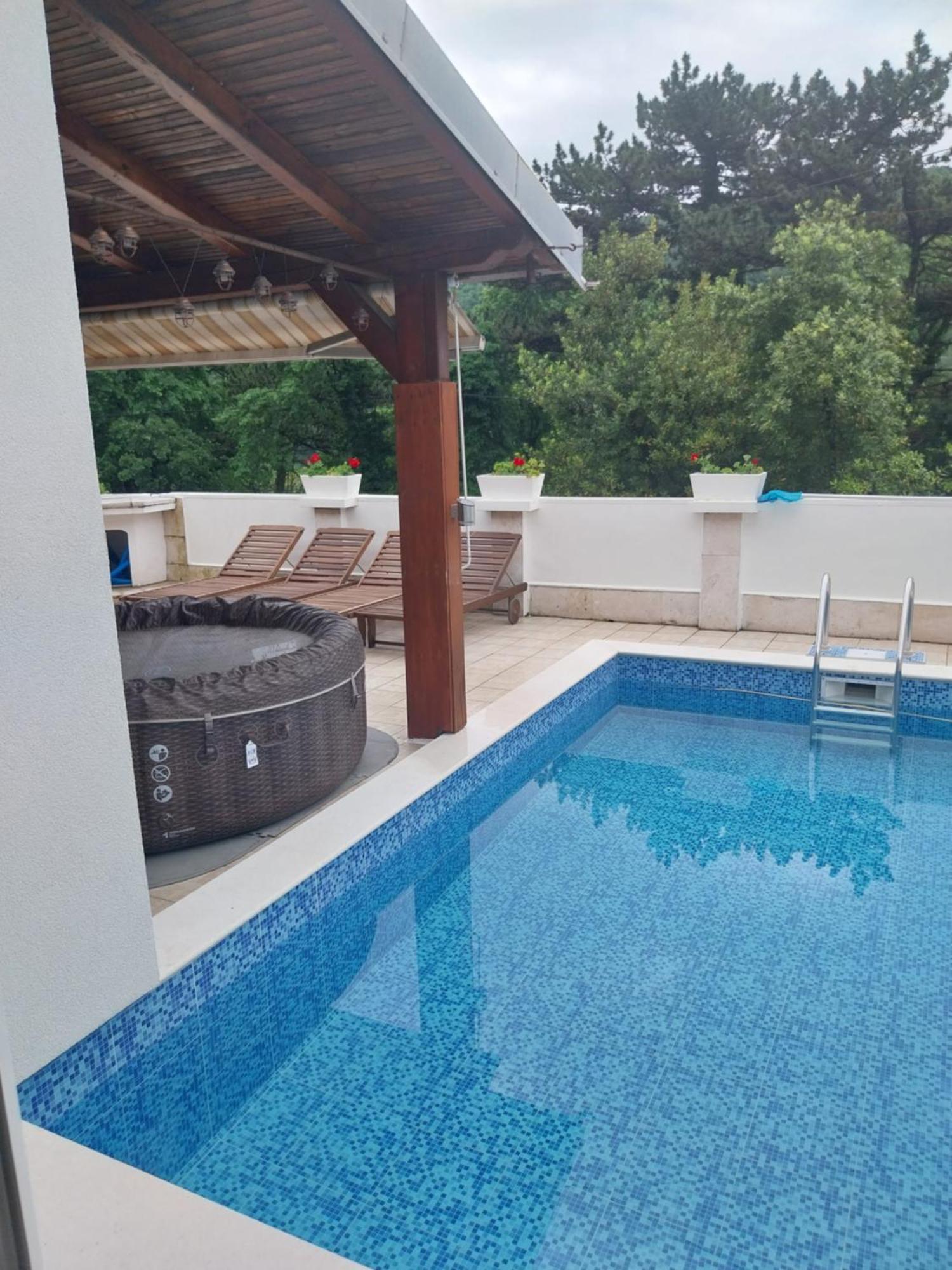 Vila Brig 108 - Private Swimming Pool And Jacuzzi Fiume Kültér fotó